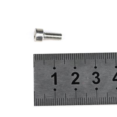 100% QC протестированный M4 X 10mm Fillister Head Hex Socket Machine винт для товарной полки
